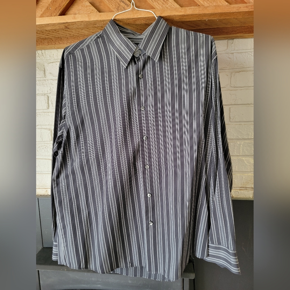Van Heusen Black and White Casual Button Down Shirt